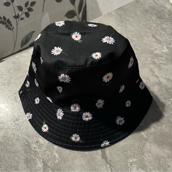 Alice + Olivia Accessories - Alice & Olivia Bucket Hat by Stacey Bendet
